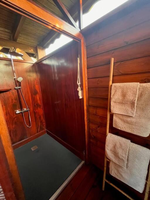 Bungalow Avec Jacuzzi Privatif Villa Sainte-Rose Eksteriør bilde
